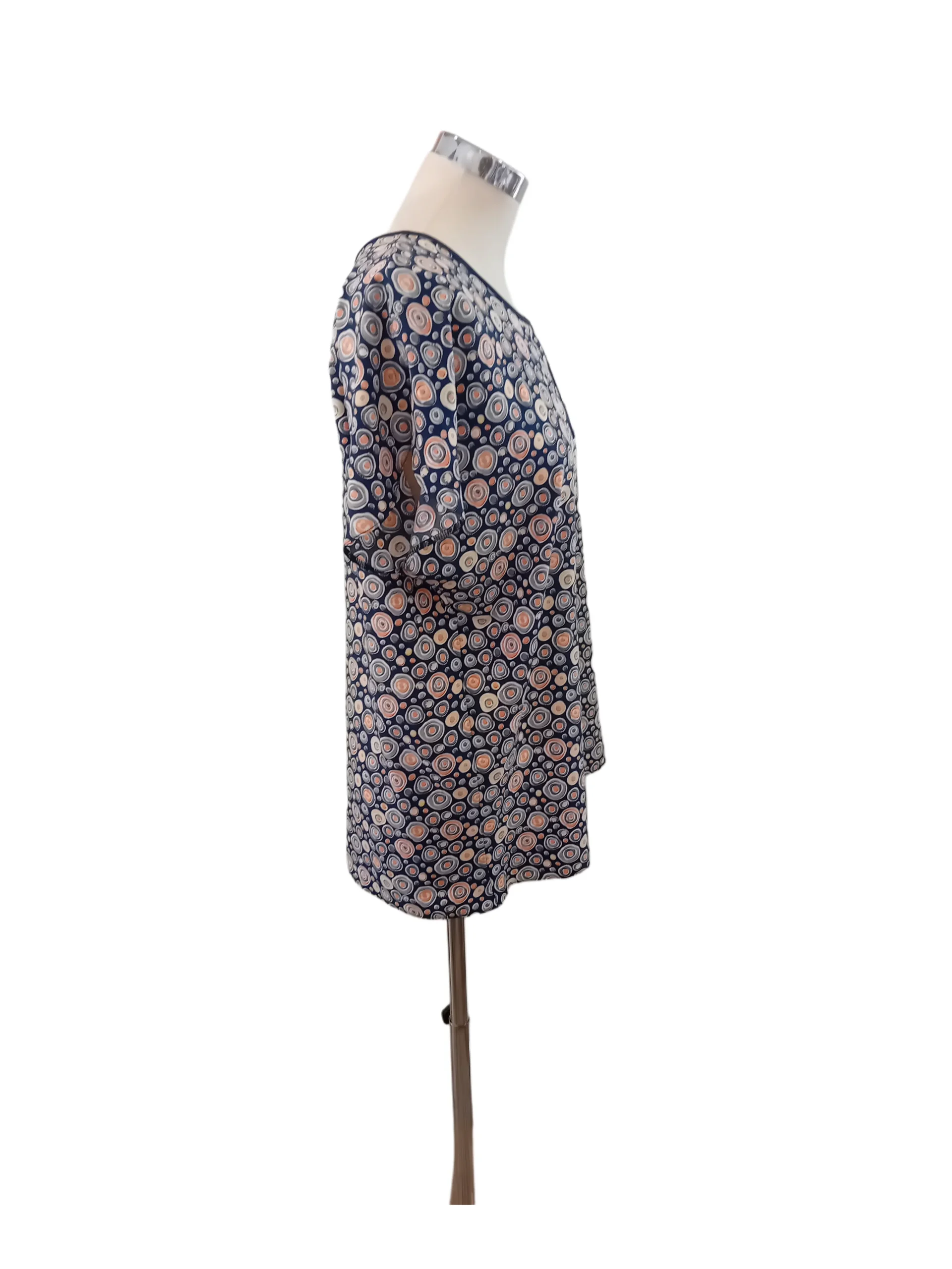 Farebná letná blúzka pre svieži a pohodlný outfit