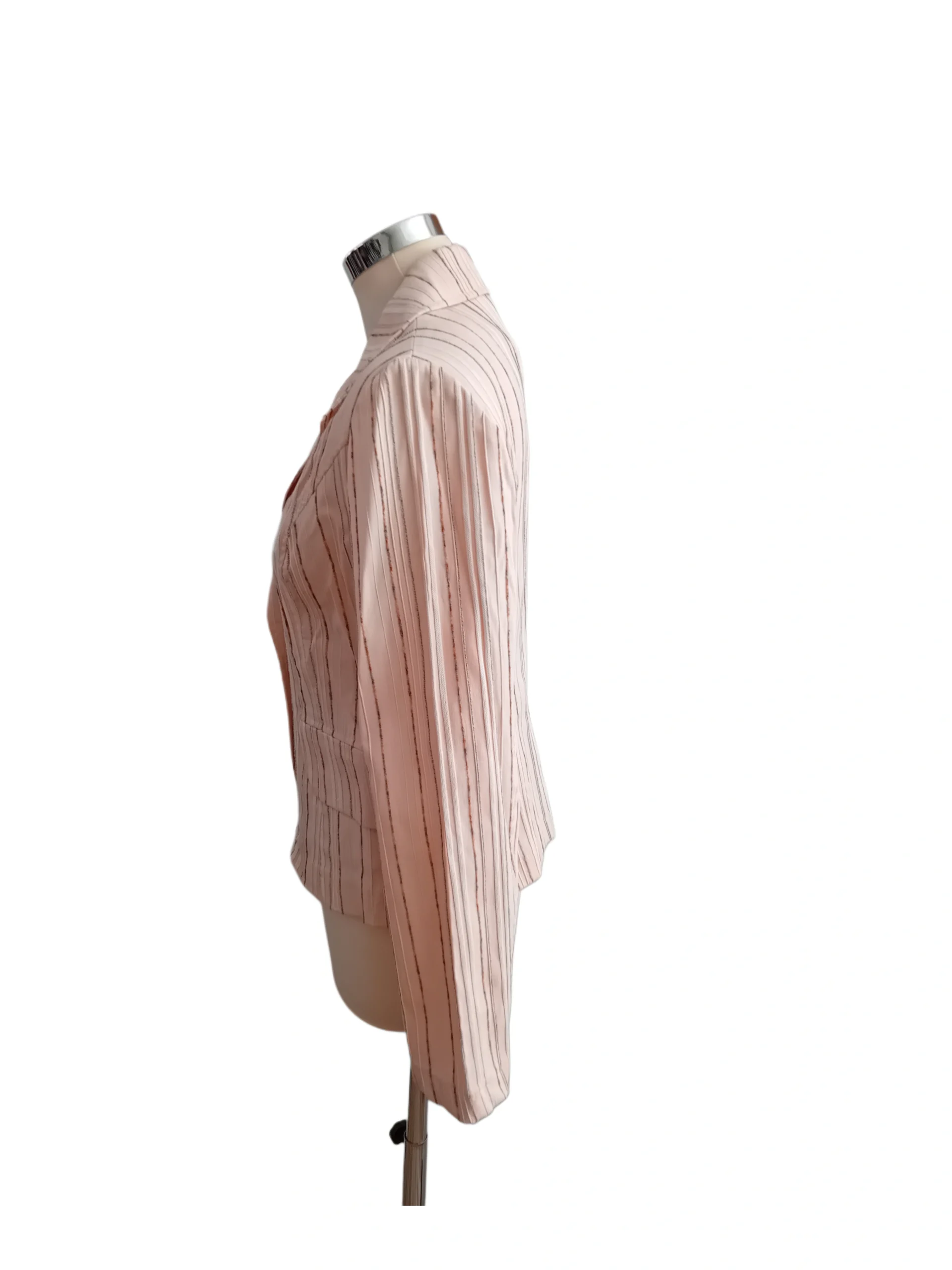 Dámske ružové sako pre jemný a elegantný vzhľad